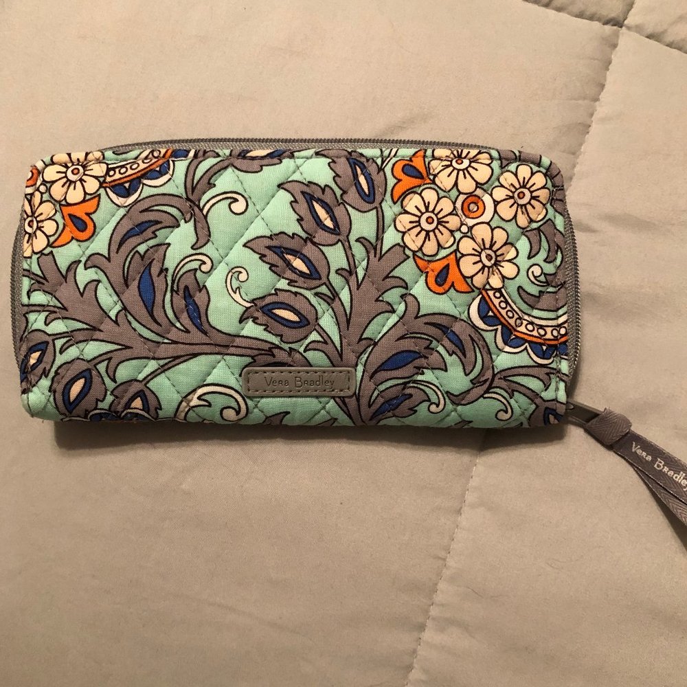 Vera Bradley Fan Flowers Wallet